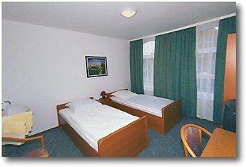 Pension Donau Grill Hannover Dış mekan fotoğraf